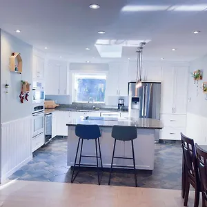 Quiet Three Bedrooms House Victoria