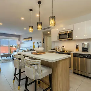 Warm Nicely Decorated Unit Unbeatable Location Oranjestad